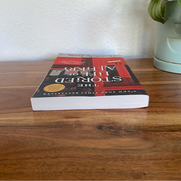 The Storied Life of A.J. Fikry by Gabrielle Zevin, Paperback - Picture 5 of 7